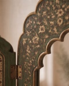 Atlas Sun handmade Moroccan mirror – carved wood detail, view 2