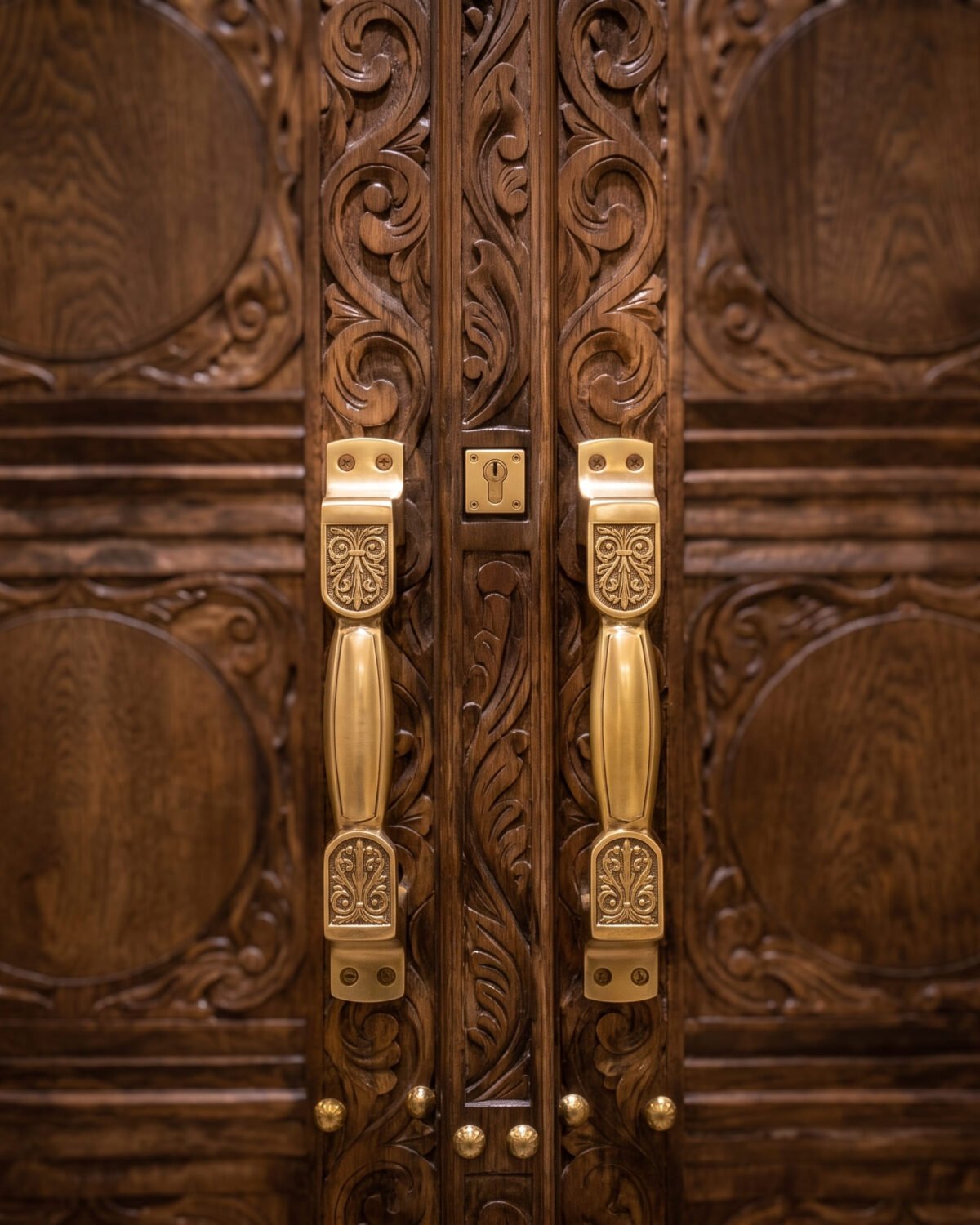 Palais Nour handmade Moroccan door – carved wood detail, view 2