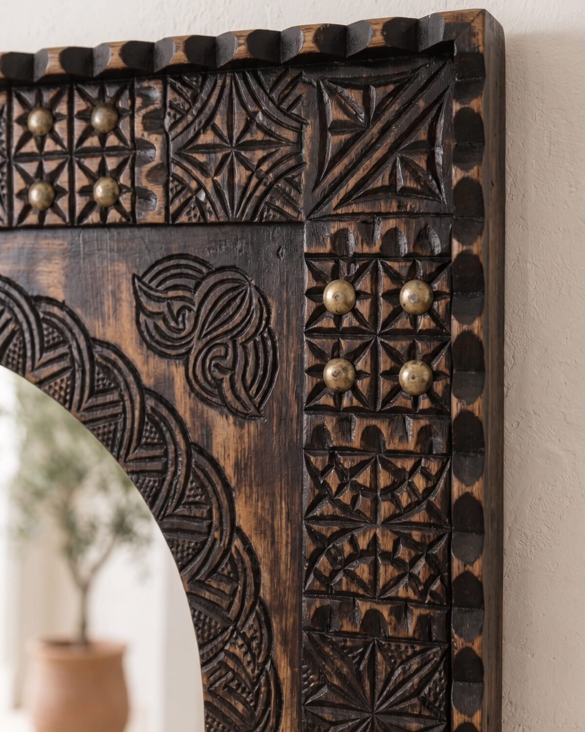 Fes Lattice handmade Moroccan mirror – carved wood detail, view 3