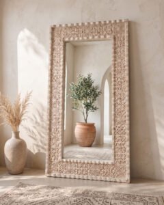 Nacre Arch handmade Moroccan mirror – carved wood detail, view 3